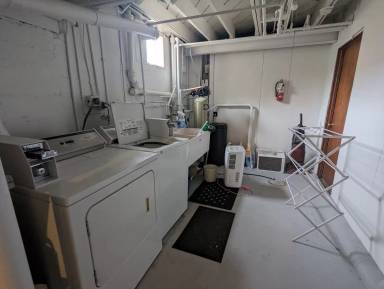 Main picture of 3010 Harvey St
