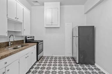 Main picture of 3821-47 Park Blvd & 1807-21 University Ave