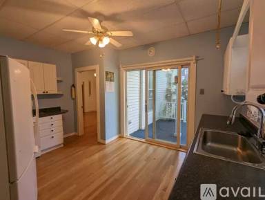 Main picture of 24 Maple St
