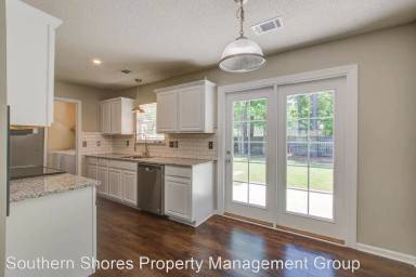Main picture of 104 Bainsbury Ln