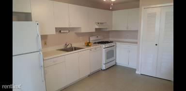 Main picture of 21 Joseph Dr