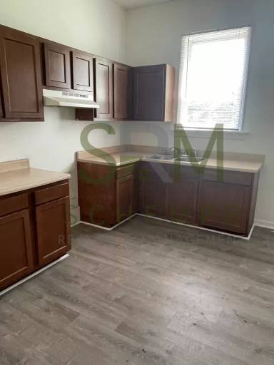 Main picture of 2912 Greenwood Ave