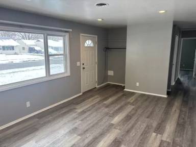 Main picture of 1931 Morris Ave NE