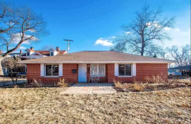 Main picture of 1018 W Moss Ave