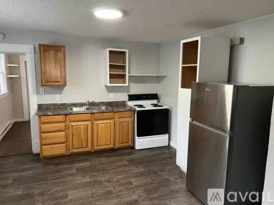 Main picture of 1419 S Main St