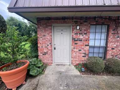 Main picture of 125 Country Ln