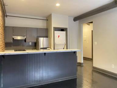 Main picture of 153 N Limestone