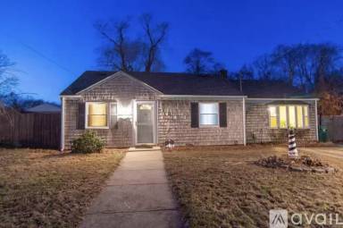 Main picture of 17 Woodstock Dr