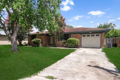 Main picture of 306 Meadow Dr
