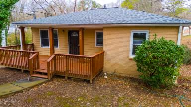 Main picture of 2892 Delray Dr NW