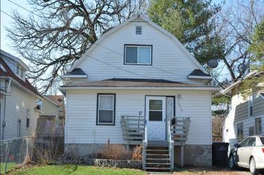 Main picture of 2418 High St