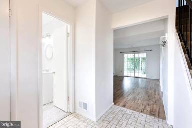 Main picture of 2249 Four Seasons Dr