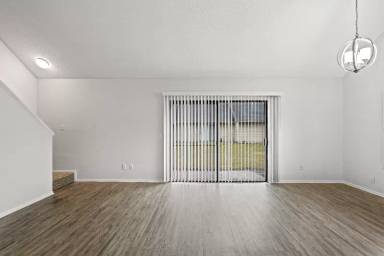 Main picture of 2562 Monica Ct