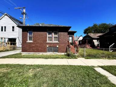 Main picture of 7356 S Drexel Ave