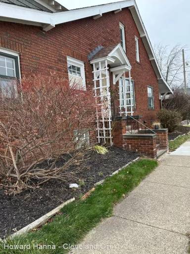 Main picture of 9620 Garfield Blvd