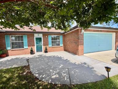 Main picture of 861501 Worthington Dr