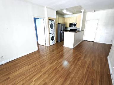 Main picture of 300 N El Molino Ave