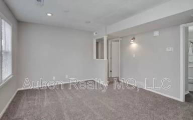 Main picture of 4615 Freeman Ave