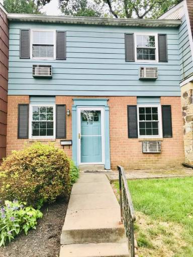 Main picture of 207 Walnut Hill Rd