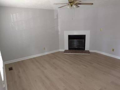 Main picture of 4846 Pinedale Blvd