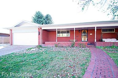 Main picture of 3241 Yarrow St