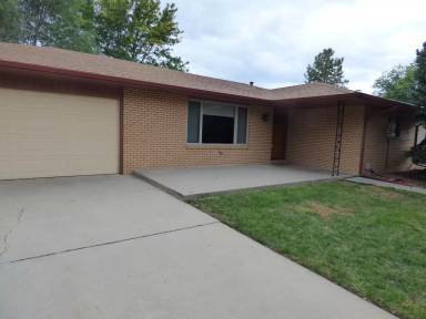 Main picture of 19 Cornell Dr