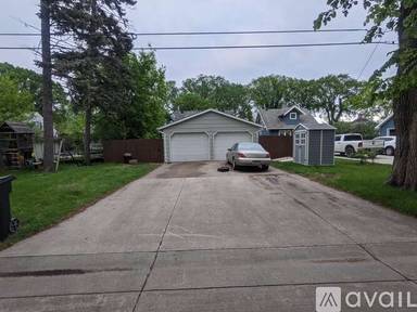 Main picture of 1200 Cottonwood St