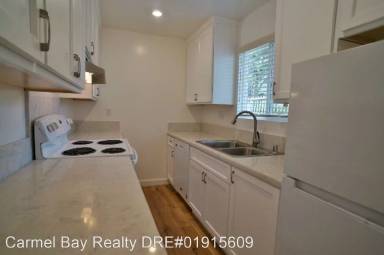 Main picture of 366 Van Buren St