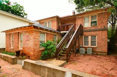 Main picture of 1902 Nueces St