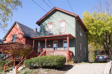 Main picture of 309 E Madison St