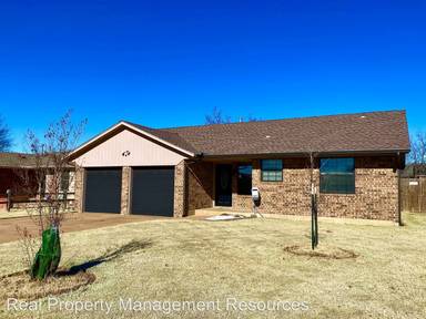 Main picture of 625 SW 8th St