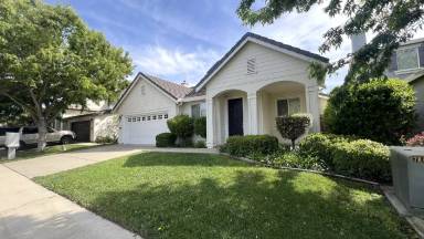 Main picture of 9641 Cedar Oak Way