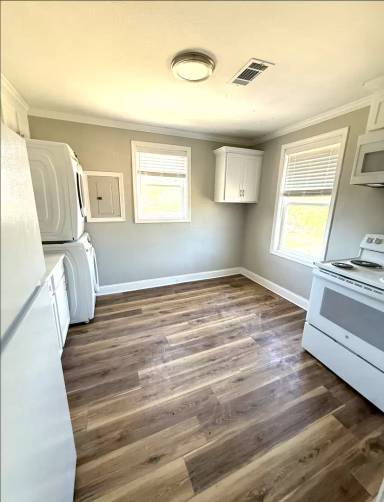 Main picture of 457 Grove St