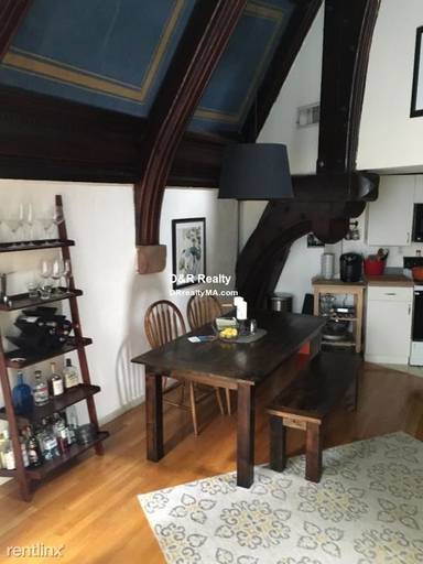 Main picture of 17 Bow St