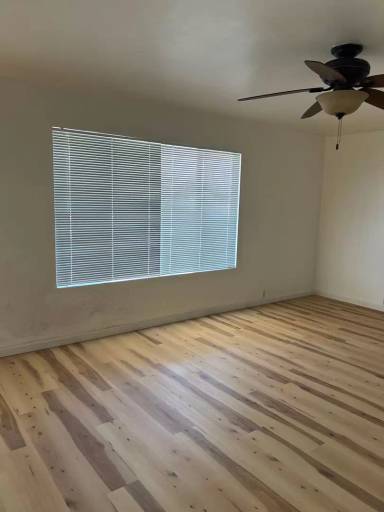 Main picture of 65 E 10th St