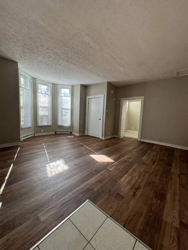 Main picture of 229 North Sandusky Street - 4