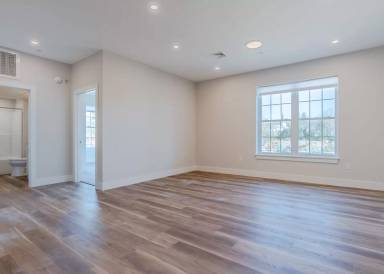 Main picture of 18 Sullivan St