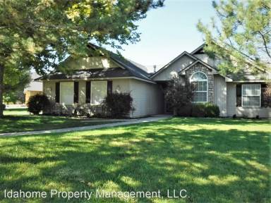 Main picture of 2870 N High Desert Way