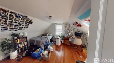 Main picture of 13 Athens St
