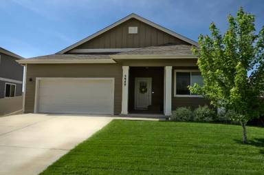 Main picture of 3904 Eucalyptus St