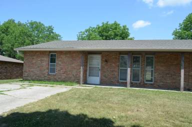 Main picture of 201 Maple Grove Way
