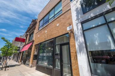Main picture of 1625 N Milwaukee Ave