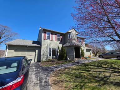 Main picture of 16A Nipmuc Trl