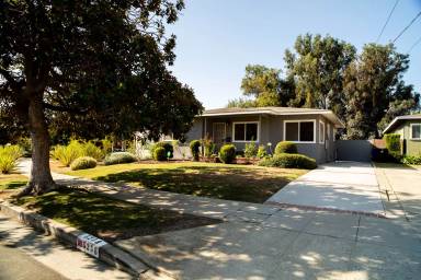 Main picture of 5258 Thornburn St