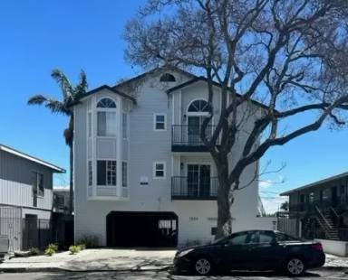 Main picture of 1066 Coronado Ave