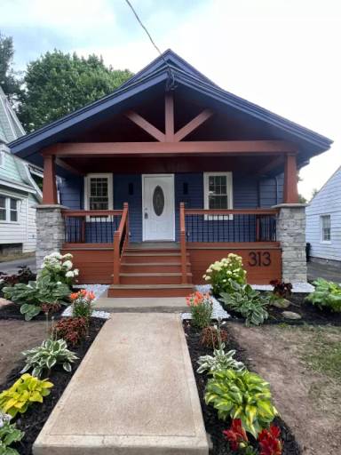 Main picture of 313 Clover Ridge Dr