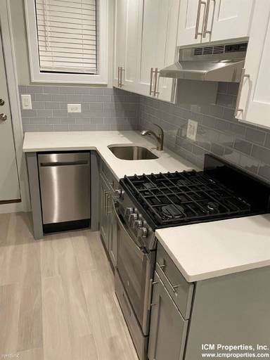 Main picture of 3515 N Greenview Ave