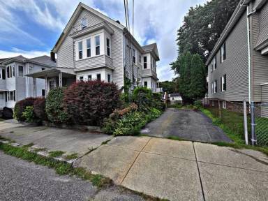 Main picture of 654 Woodman St