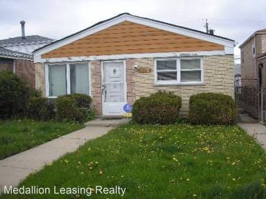 Main picture of 1028 W 108th St