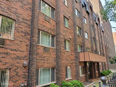 Main picture of 5820 N Sheridan Rd